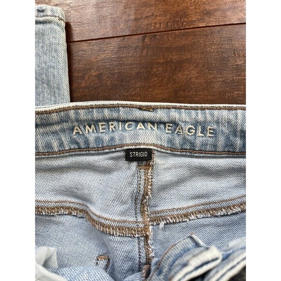 American Eagle Womens Light Wash Mom Jean Size 2 - Picture 2 of 8
